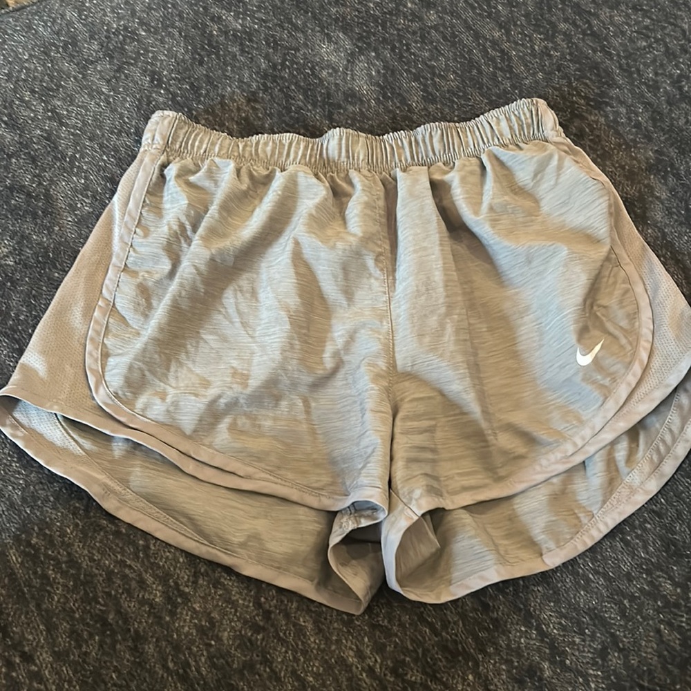 nike gray shorts size medium